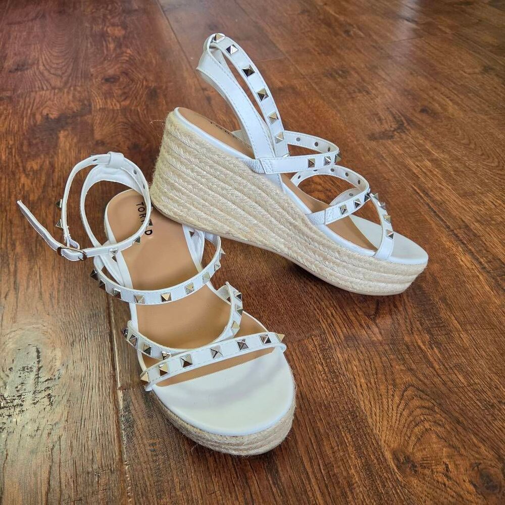 NWOT Torrid Studded Espadrilles